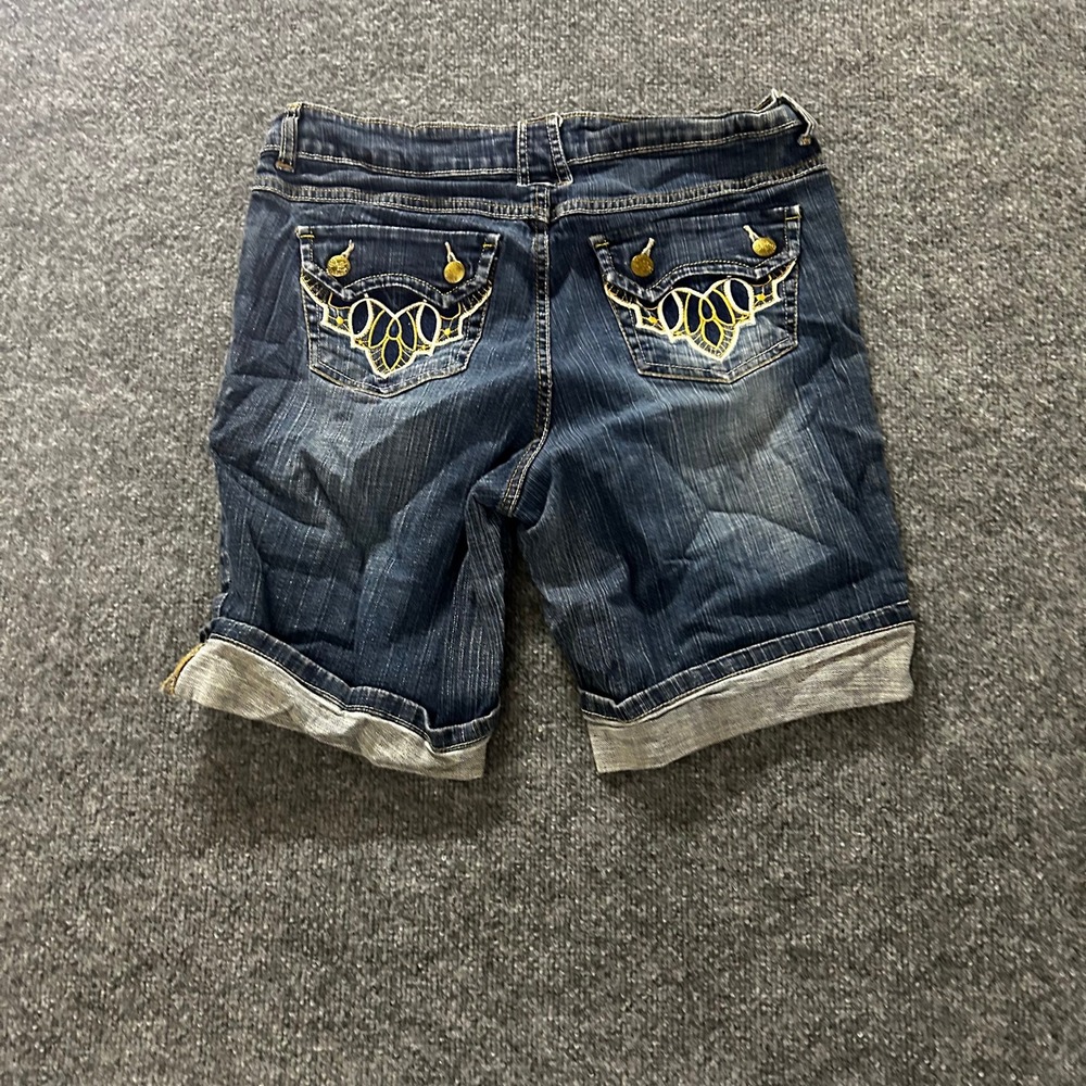 Southpole Denim Shorts Womens Size 14 Blue Embroidered Cuffed Stretch Casual Y2K
